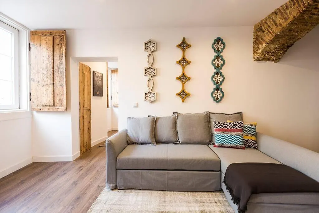 Ola Lisbon - Castelo III Apartment