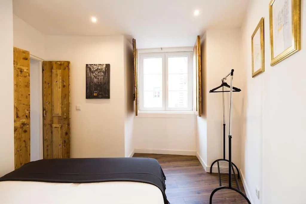 Ola Lisbon - Castelo III Apartment